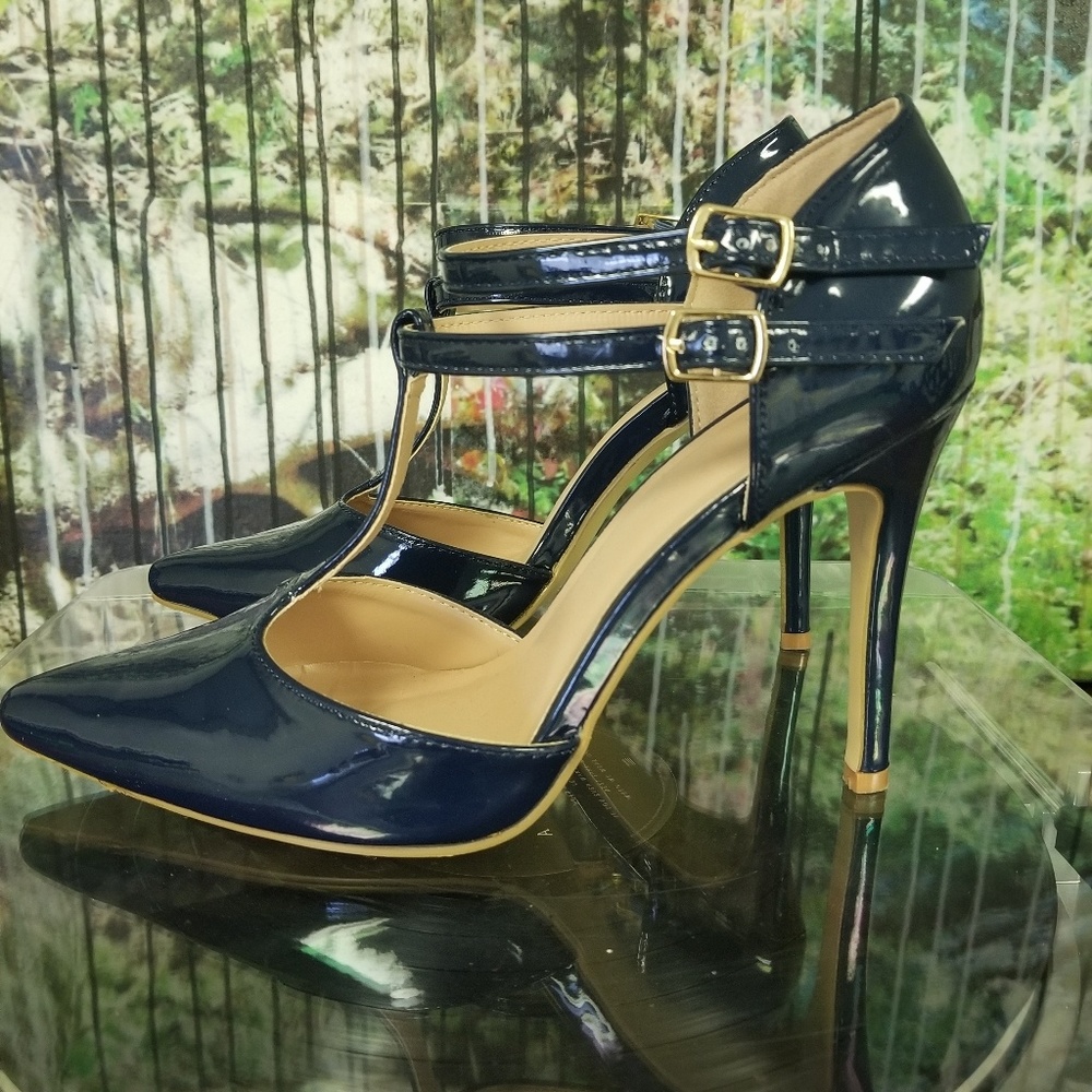 Journee Collection 8.5 Navy Heels